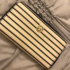 Tory Burch Continental Wallet